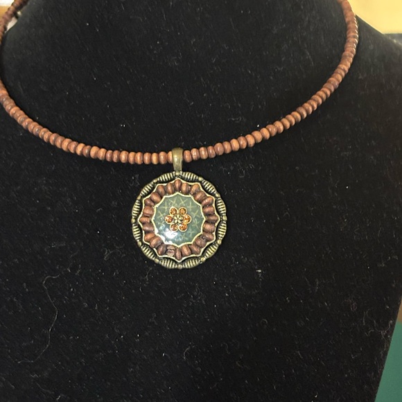 Lia Sophia wood, metal, rhinestone and enamel necklace, beautiful! - Picture 2 of 4